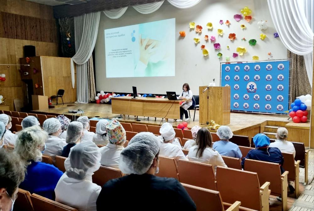 Ошибки в работе медперсонала разбирали на конференции медицинских сестер в больнице им. Г. А. Захарьина