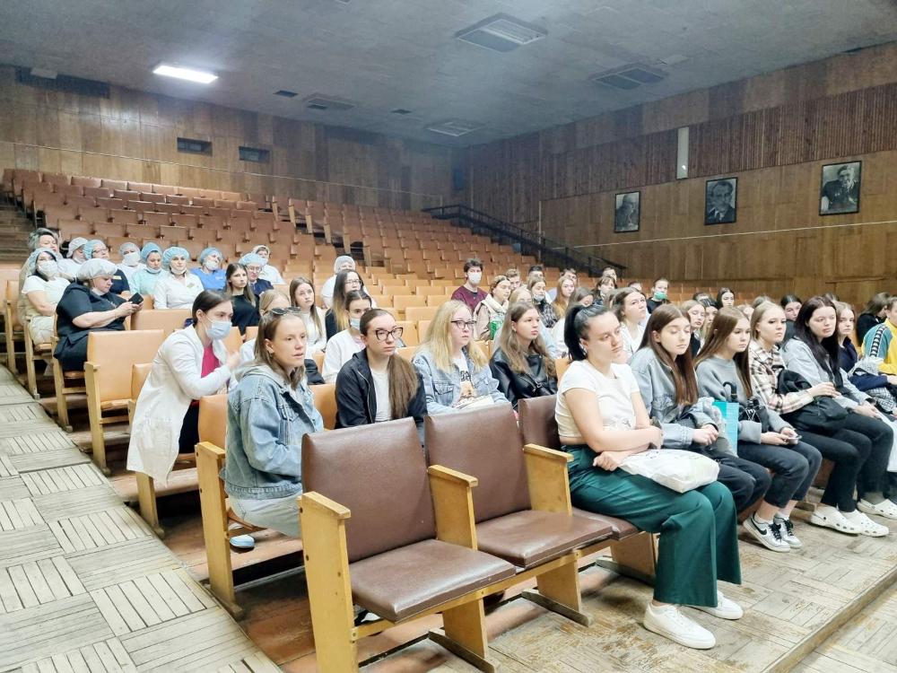 Более 40 студентов-медиков пришли на госпрактику в больницу № 6 им. Г. А. Захарьина